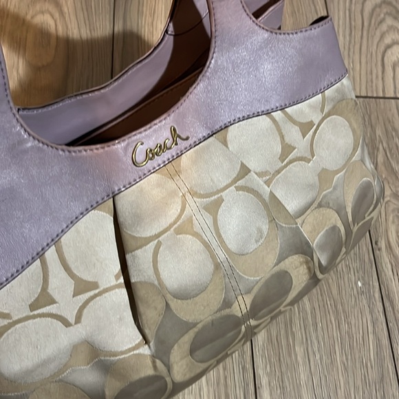 Coach Signatue Lexi Satchel - Picture 2 of 15